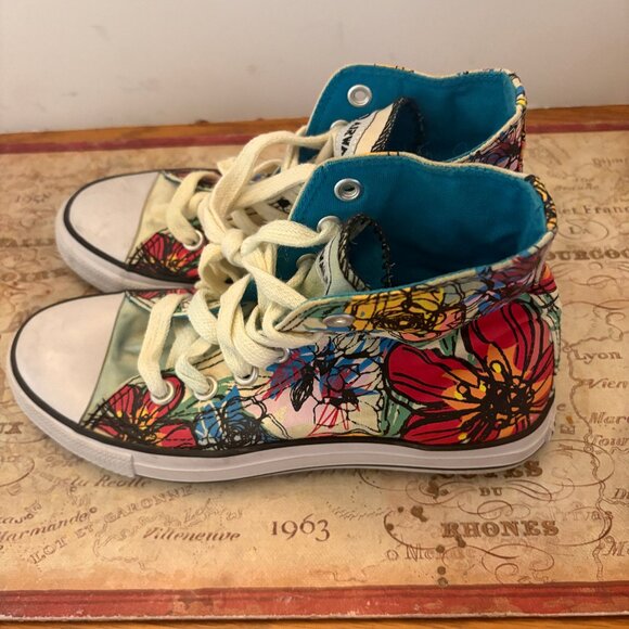 Airwalk Shoes - Women’s Floral Airwalk High-Top Sneakers – Size 6.5